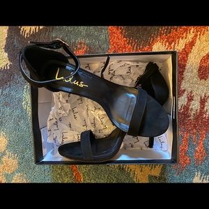 Brand New Lulu’s Heels